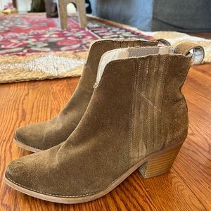 Mocha snip-toe leather booties